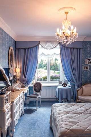 Гостиница Русский Дворик Сергиев Посад Улучшенный двухместный номер с 1 кроватью или 2 отдельными кроватями, вид на город-2