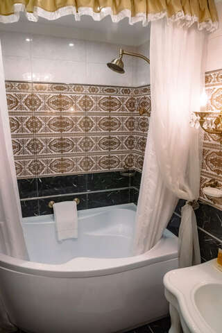 Гостиница Русский Дворик Сергиев Посад Люкс с видом на город-5